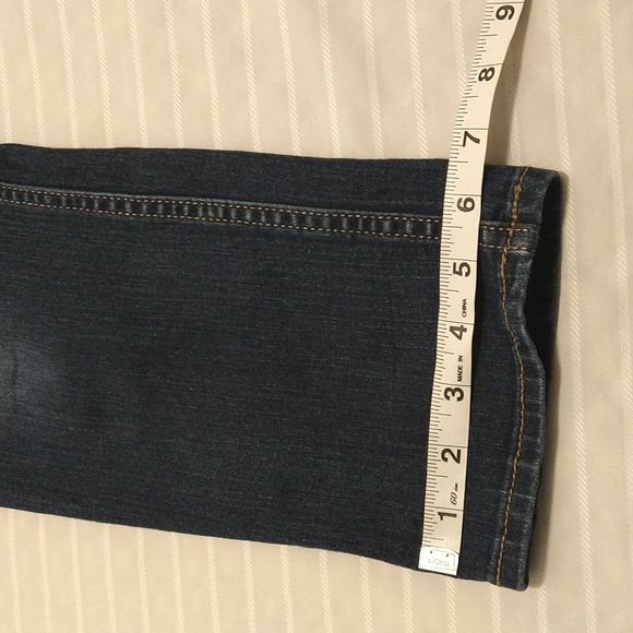 Apt Women Dark Blue Capri Jeans - Picture 6 of 9